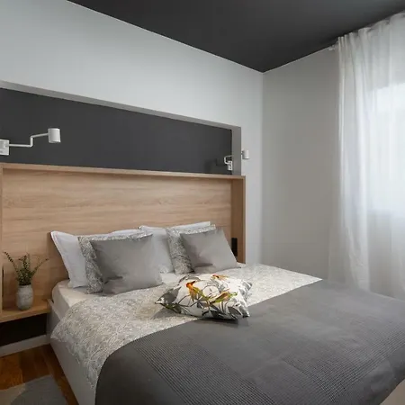 Maruna House *