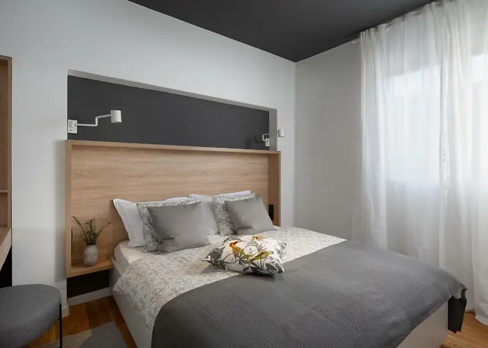 Maruna House *
