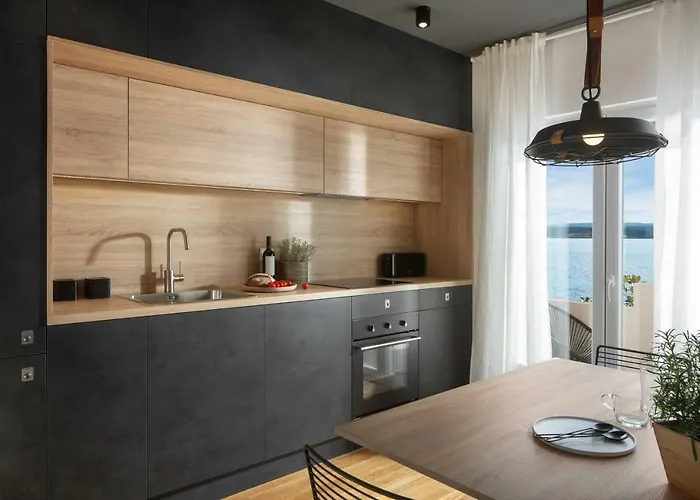 Maruna House *